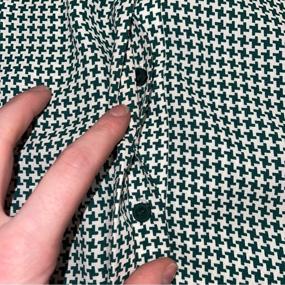 Talbots Blouse Women’s Size Medium‎ Petite Green White Houndstooth Button Flowy - Picture 6 of 8